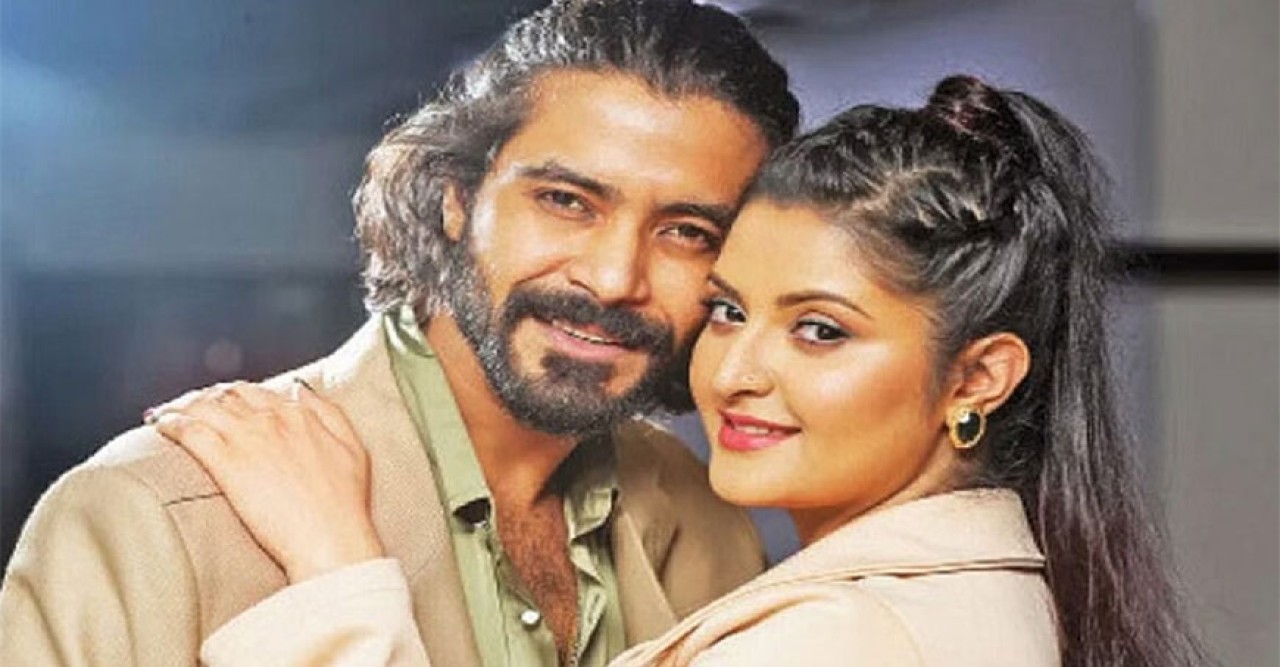  শিলার রহস্যময় স্ট্যাটাসকে ‘অস্বীকার’ করলেন পরী!
