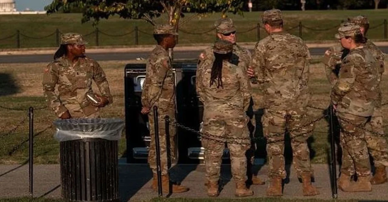 ওয়াশিংটনে ন্যাশনাল গার্ডের মোতায়েন, ট্রাম্পের কড়া পদক্ষেপে মেয়রের তীব্র প্রতিক্রিয়া  ‘কর্তৃত্ববাদী চাপ’ বললেন বাউসার