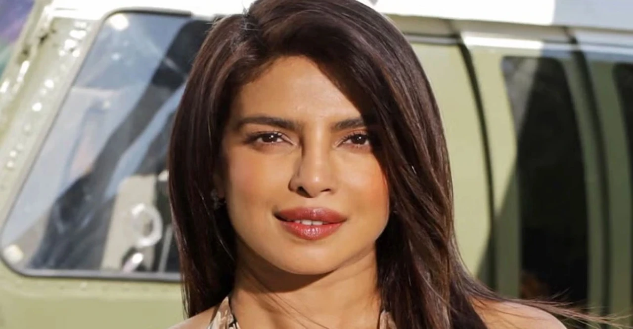 ফের রহস্যময় পোস্টে ইঙ্গিত দিলেন প্রিয়াঙ্কা চোপড়া! সোশ্যাল মিডিয়ায় ‘শেষ দেখা’ ও ‘অসম্মান’ নিয়ে পোস্ট, অনুরাগীরা জল্পনায় ব্যস্ত