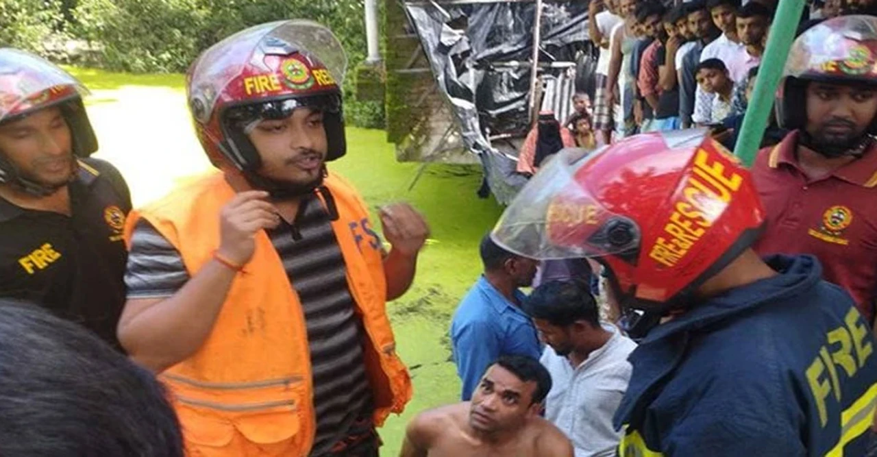 চট্টগ্রামে ভয়াবহ দুর্ঘটনা: নির্মাণাধীন সেপটিক ট্যাংকে দুই শ্রমিকের মর্মান্তিক মৃত্যু, এলাকায় শোকের ছায়া