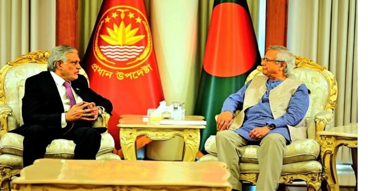 পাকিস্তানের সঙ্গে ঘনিষ্ঠতায় ঢাকার নতুন দিক, সতর্ক দৃষ্টিতে ভারত – চীনও equation-এ!