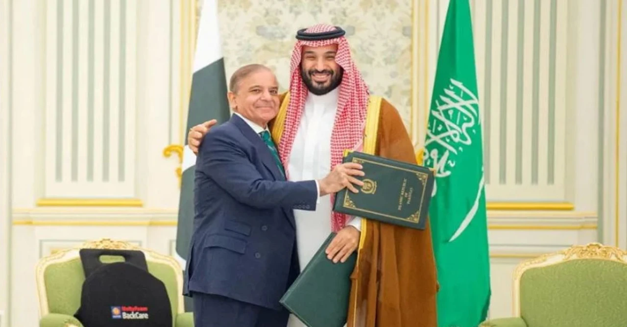 পাকিস্তান-সৌদি আরবের নতুন প্রতিরক্ষা চুক্তি ভারতের উদ্বেগ বাড়ালো, আঞ্চলিক স্থিতিশীলতায় সম্ভাব্য প্রভাব
