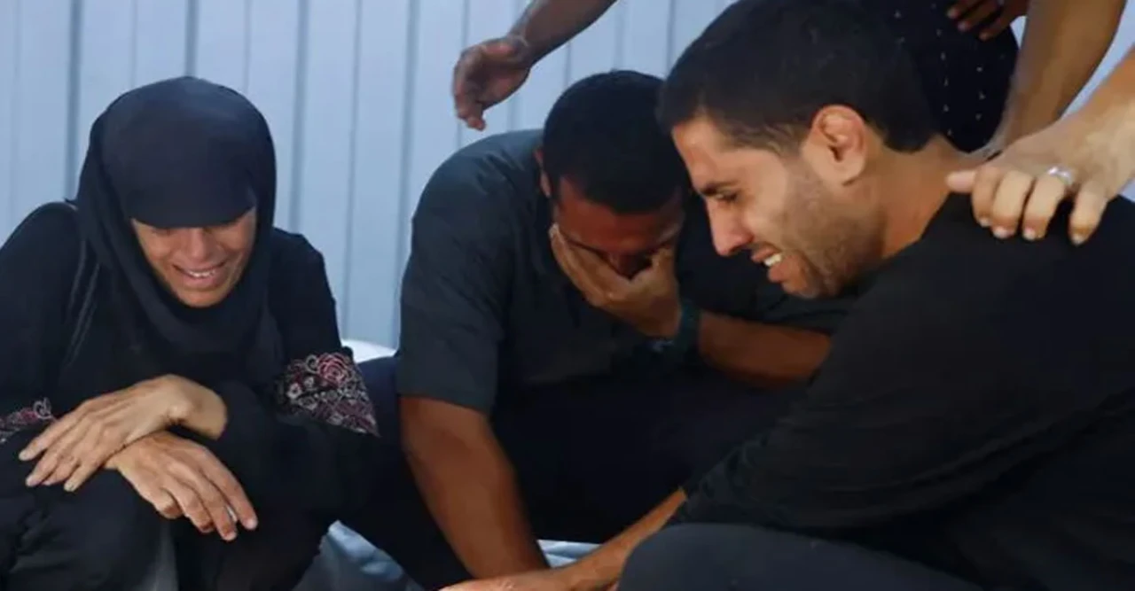 মৃত্যু থেকে পালাতে গিয়ে মৃত্যুর ফাঁদে ফিলিস্তিনিরা: গাজায় ইসরায়েলি হামলায় বাড়ছে লাশের সারি