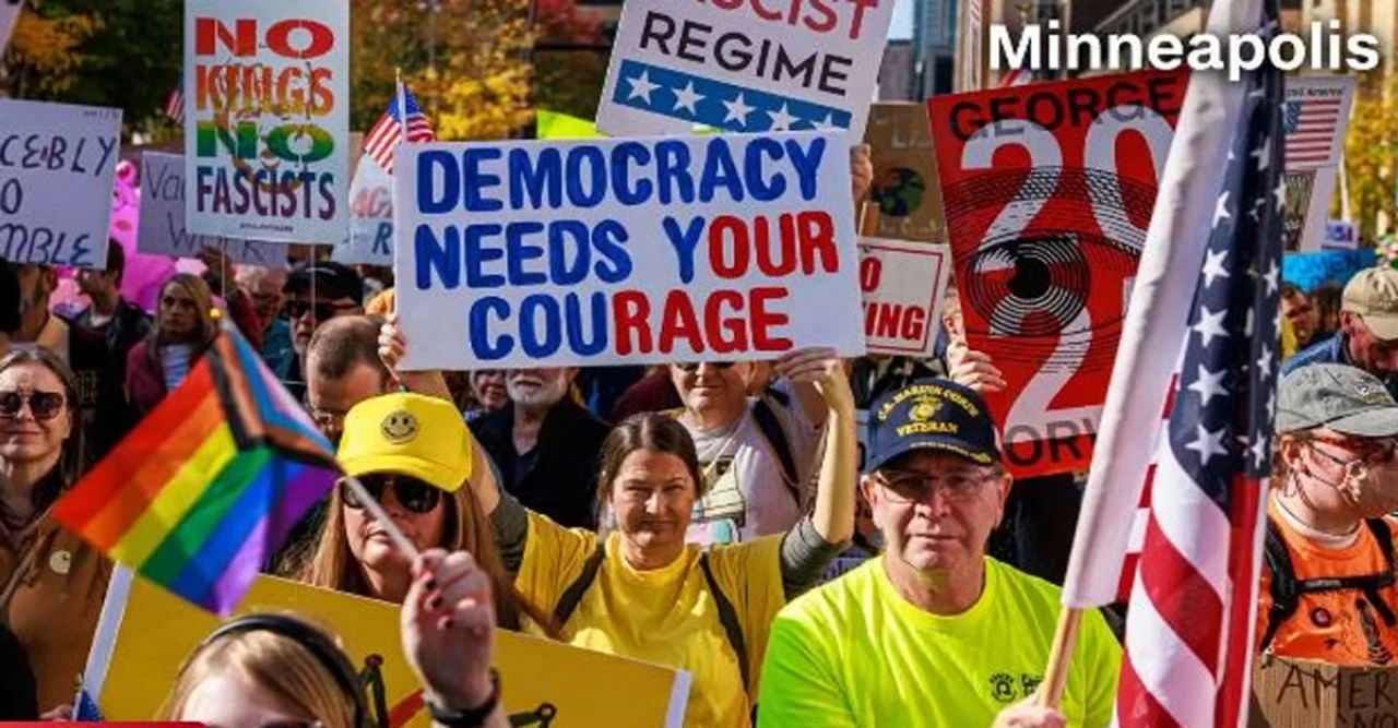 ট্রাম্পের নীতির বিরুদ্ধে আমেরিকা ফুঁসছে: ৫০টি রাজ্যে লাখো মানুষের বিক্ষোভ, রাস্তায় বন্যা জনগণের!