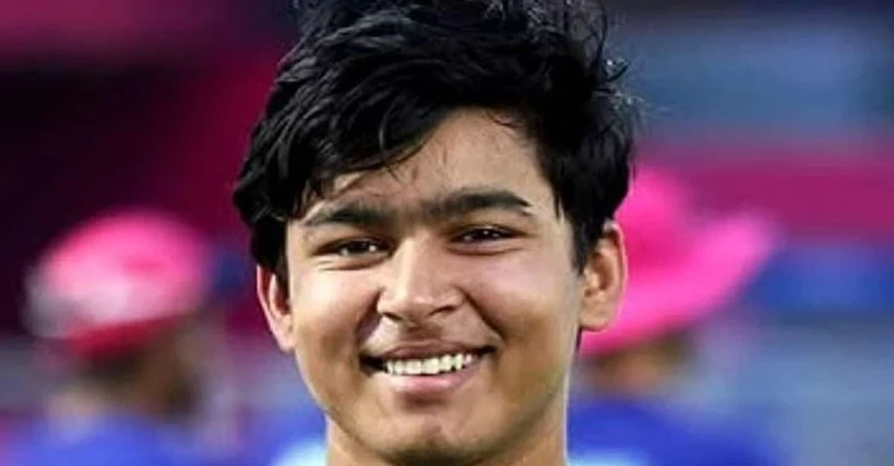 আশ্চর্য কাণ্ড! ১৪ বছরের এই ক্রিকেটার নেমে পড়লেন বিহারের ভোটের ময়দানে, কী করছেন বৈভব?