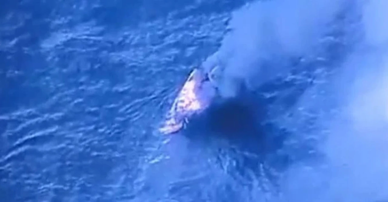 কারিবীয়ানে মার্কিন হানায় নি*হত ৬! মাদকের রুট ধরতে যুদ্ধজাহাজ, সাবমেরিন মোতায়েন করছে আমেরিকা!