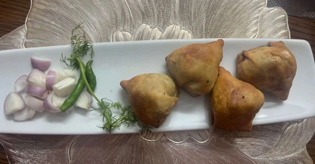 শিঙাড়া কি শুধু আলুরই হয়? না! ঘরেই বানিয়ে ফেলুন নতুন স্বাদের কলিজা শিঙাড়া, রেসিপি রইলো!