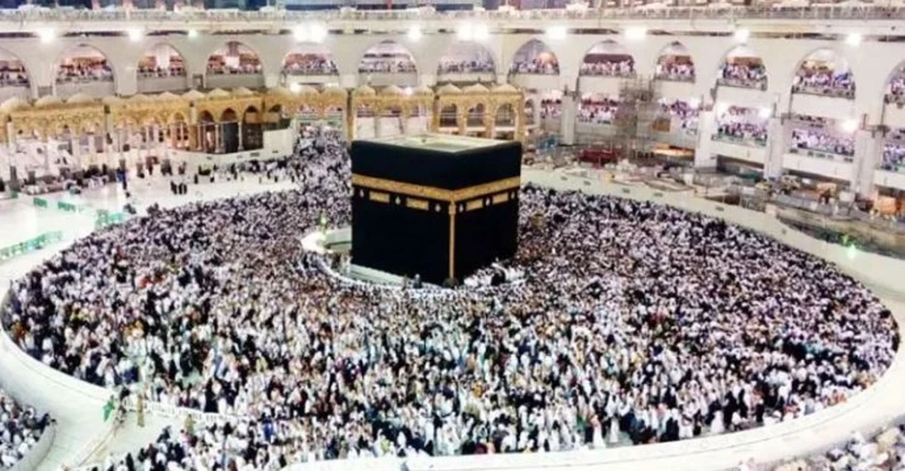 ওমরাহ ভিসায় বড় পরিবর্তন! এখন মাত্র এক মাসেই সৌদিতে প্রবেশের বাধ্যবাধকতা