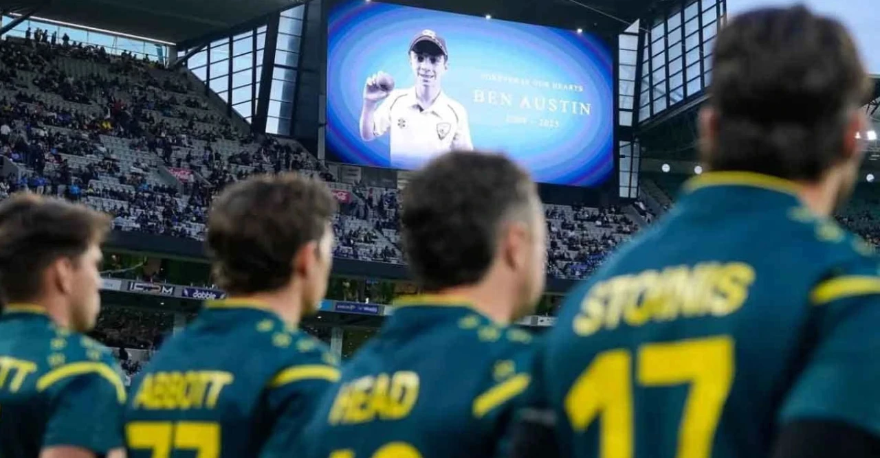 ক্রিকেট মাঠে আরেক শোক! নীরবে শ্রদ্ধায় কালো ব্যান্ডে ভারত-অস্ট্রেলিয়া!