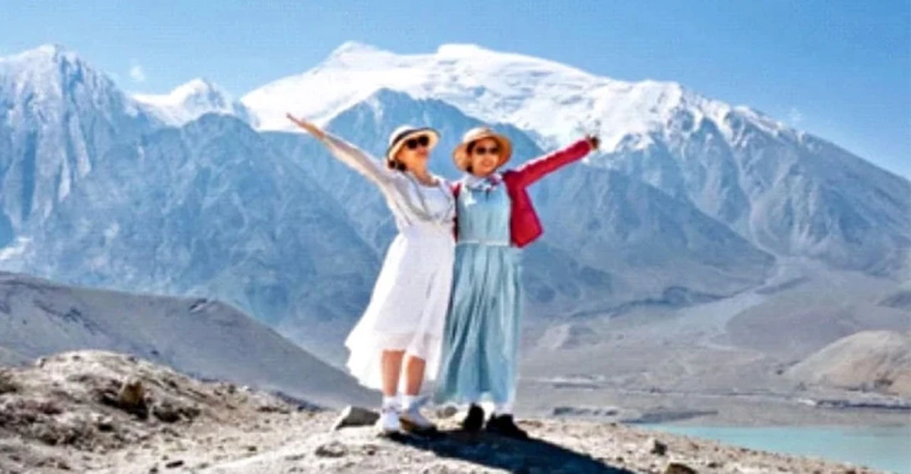 চীনের পর্যটন স্বর্গ জিনজিয়াং, সৌন্দর্যের আড়ালে নিপীড়ন