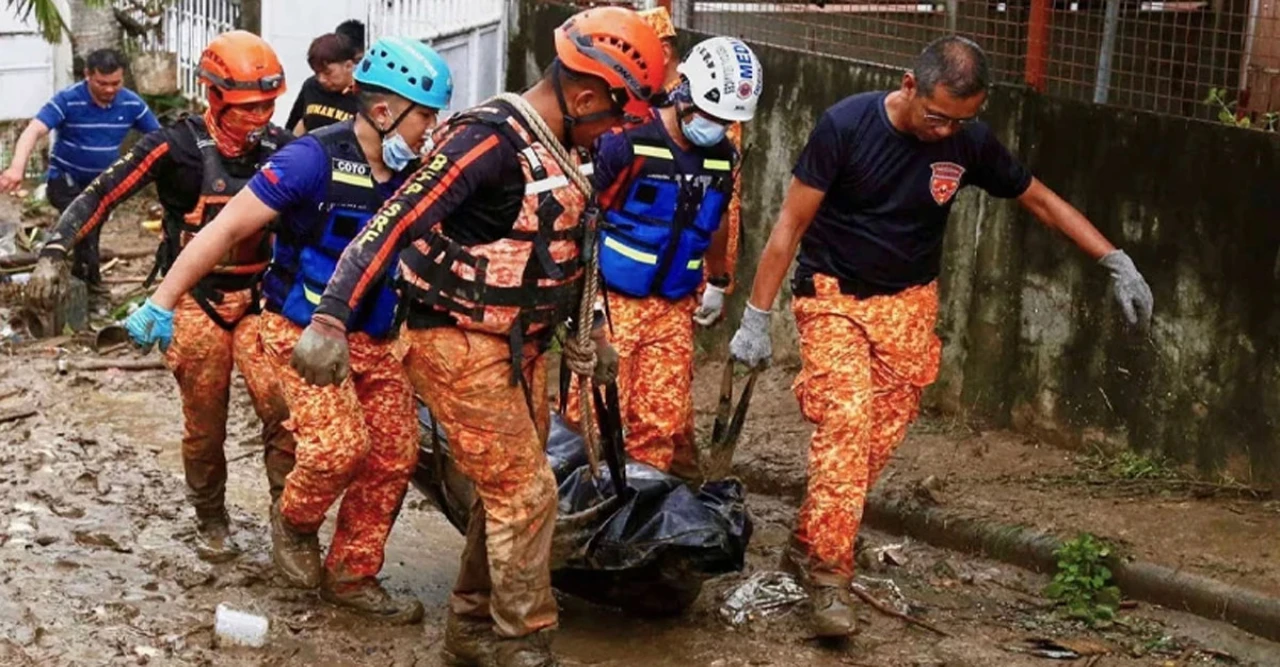 "ফিলিপাইনে ঘূর্ণিঝড়ে মৃত্যু ৬৬, ভিয়েতনামের দিকে ধেয়ে আসছে মৃত্যুঝড়! 