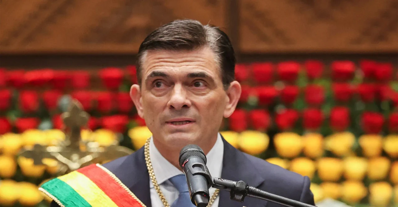 বলিভিয়ায় নতুন যুগ! পাজের শপথ নিয়ে বামপন্থী শাসনের অবসান, অর্থনৈতিক সংকট কীভাবে মোকাবিলা করবেন?