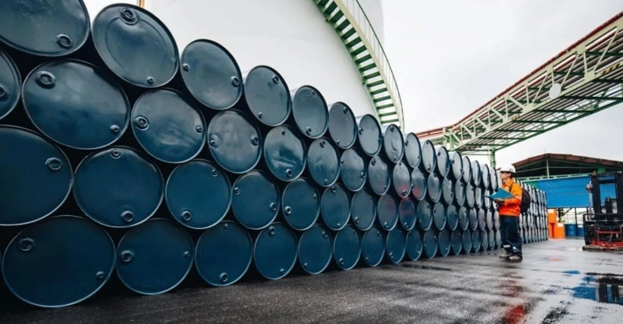 তেল নিষেধাজ্ঞা ব্যর্থ! গত ৭ বছরের মধ্যে সর্বোচ্চ পর্যায়ে ইরানের অপরিশোধিত তেল রপ্তানি, নেপথ্যে চীন!