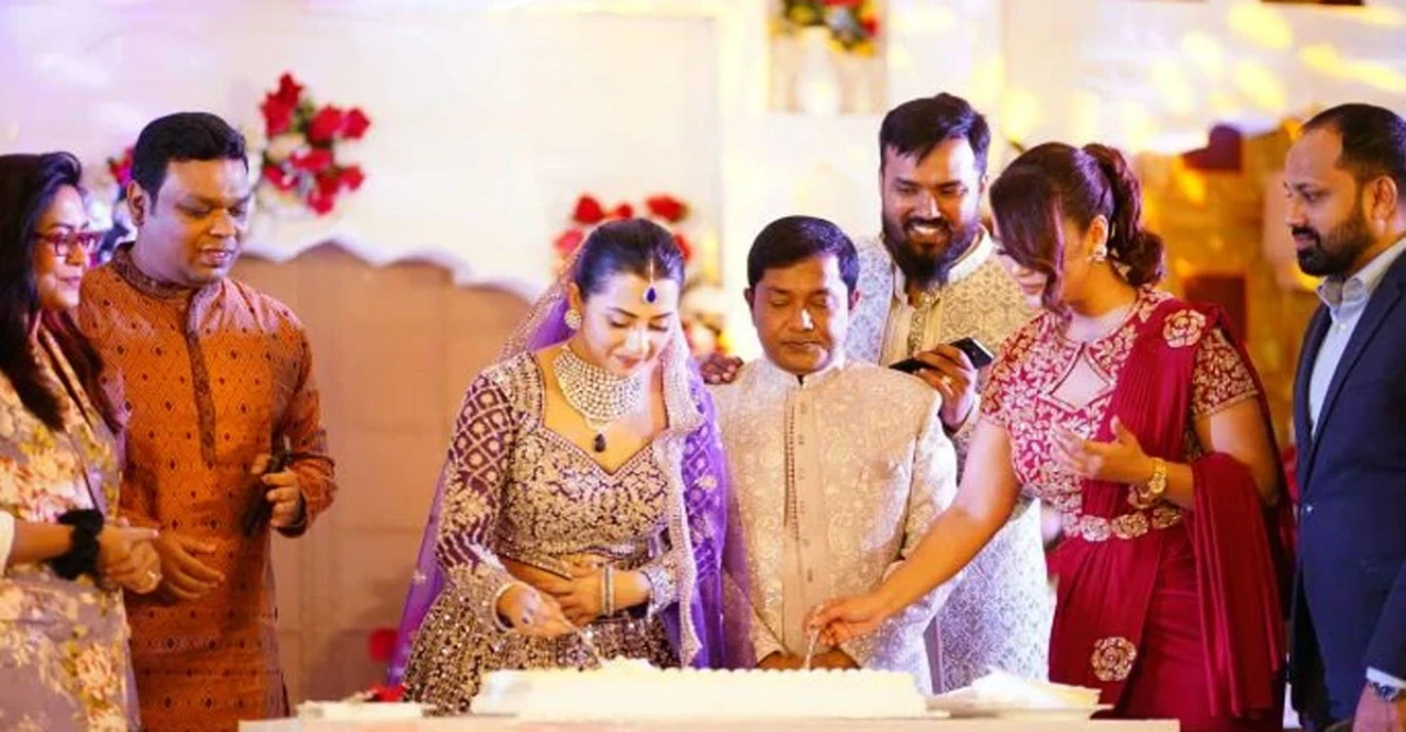 তারকার হাট! বুবলি-বারিসাদের ঝলমলে উপস্থিতিতে সম্পন্ন হলো জমকালো ব্রাইডাল ফেস্টিভ্যাল! 