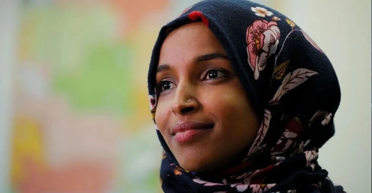 ট্রাম্পের মুখ থেকে বর্ণবাদের দুর্গন্ধ! ইলহান ওমরকে বললেন ‘আবর্জনা’, সোমালিয়াকে ‘দুর্গন্ধযুক্ত’