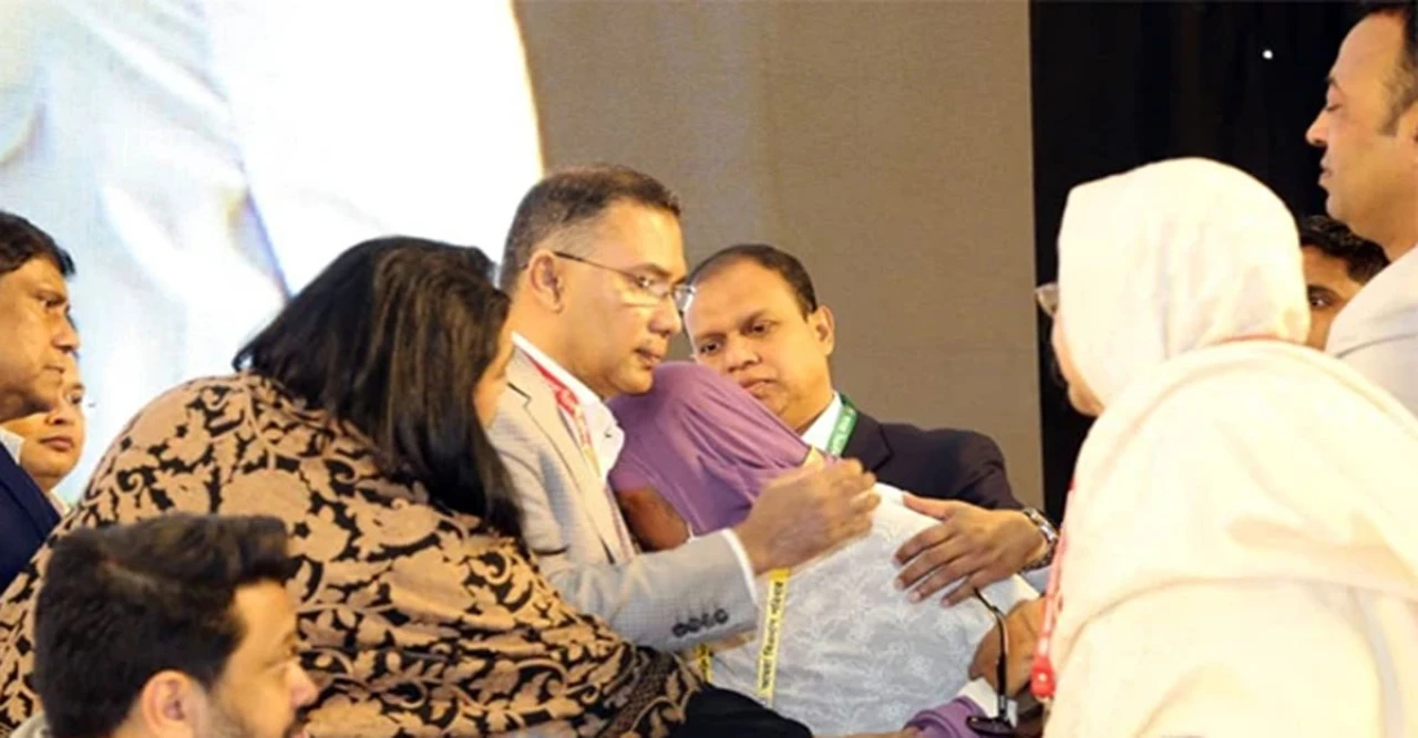 "গুম-খুনের শোক! স্বজন হারানো পরিবারদের পাশে বিএনপি চেয়ারম্যান তারেক রহমান"