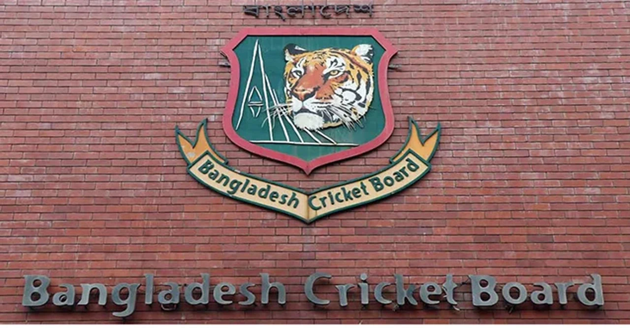 আগে হাসিনাকে তাড়ান! মোদিকে ধুয়ে দিলেন ওয়াইসি