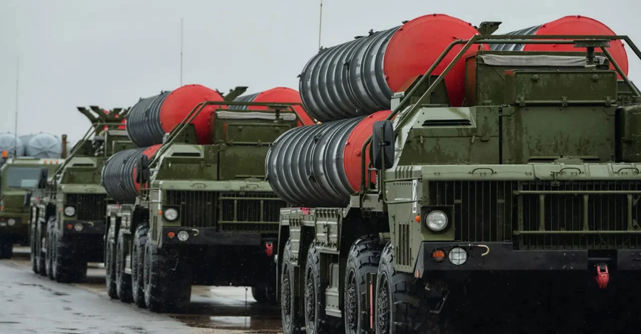 রাশিয়ার সঙ্গে ভারতের বড় অস্ত্র চুক্তি! এস-৪০০-এর জন্য ২৮৮ ক্ষেপণাস্ত্র কিনছে – সামরিক শক্তি নিয়ে তুমুল জল্পনা শুরু