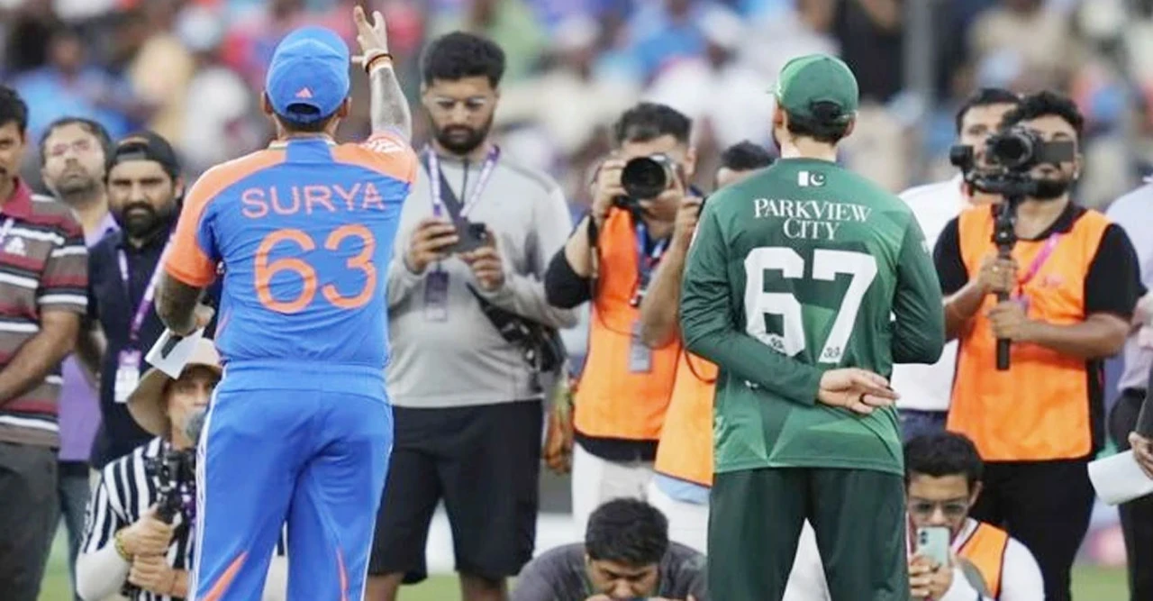 ‘২৪ ঘণ্টা অপেক্ষা করুন’—হ্যান্ডশেক ইস্যুতে ভারত অধিনায়কের ধোঁয়াশা জবাব