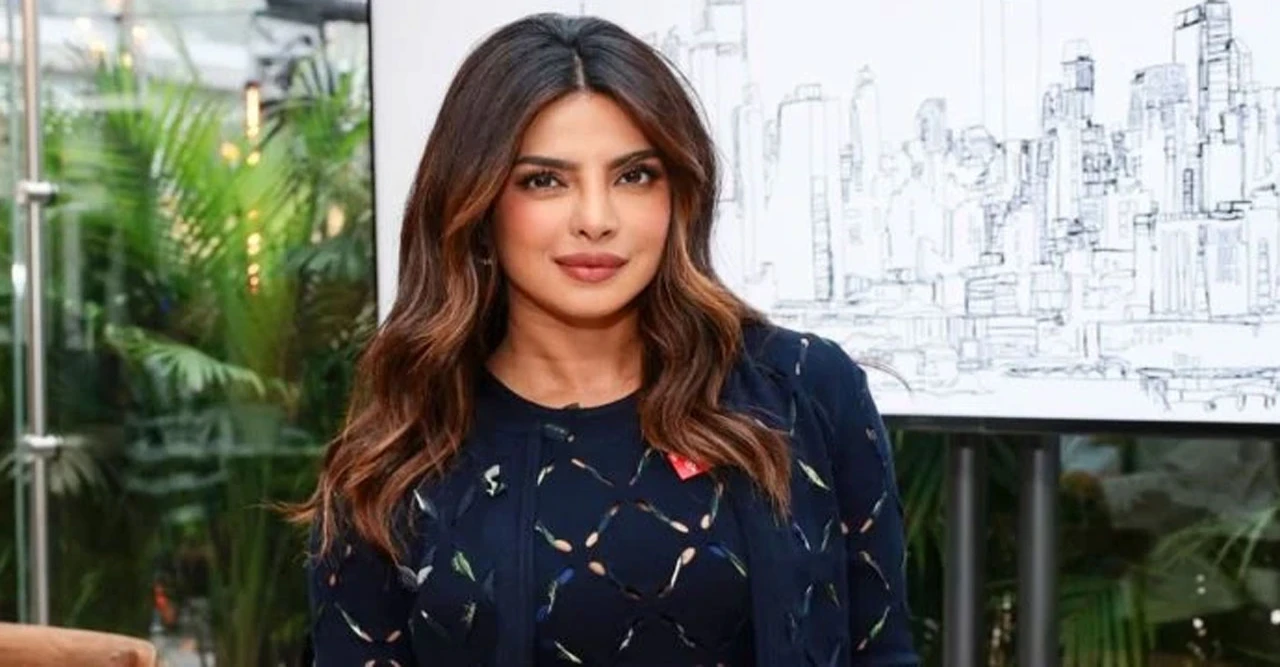 প্রিয়াঙ্কার পেছনে ‘ভুল ভারতের মানচিত্র’! নেটদুনিয়ায় তুমুল বিতর্ক—দেশপ্রেম নিয়ে প্রশ্ন উঠল গ্লোবাল আইকনের