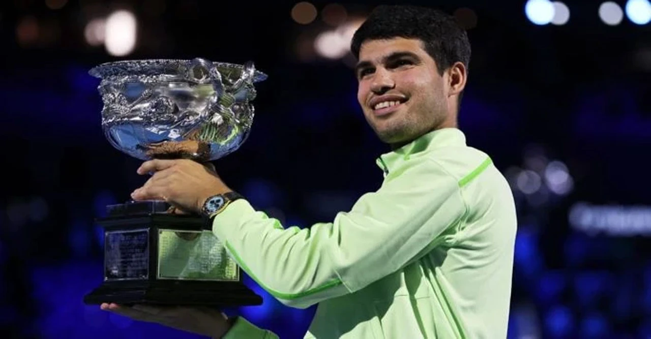 ইতিহাস গড়ে গ্র্যান্ড স্ল্যাম জয়! ২২ বছর বয়সেই জকোভিচকে হারালেন আলকারাজ