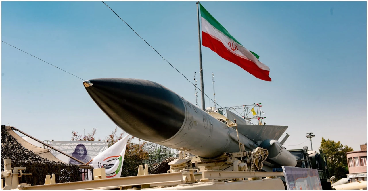 বোমা মেরে দমানো অসম্ভব! সরাসরি ওয়াশিংটনকে চ্যালেঞ্জ ছুড়ে তেহরানের হুঁশিয়ারি, কাঁপছে কি মধ্যপ্রাচ্য