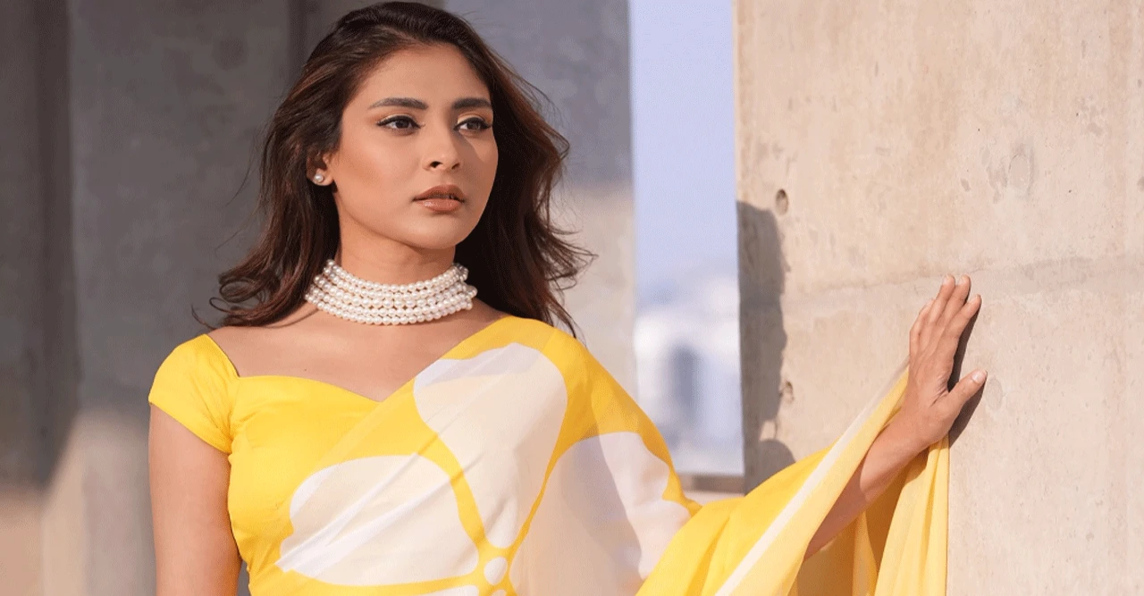 ১৪ বোতল মদসহ আটকের খবর নিয়ে যা বললেন মেহজাবীন