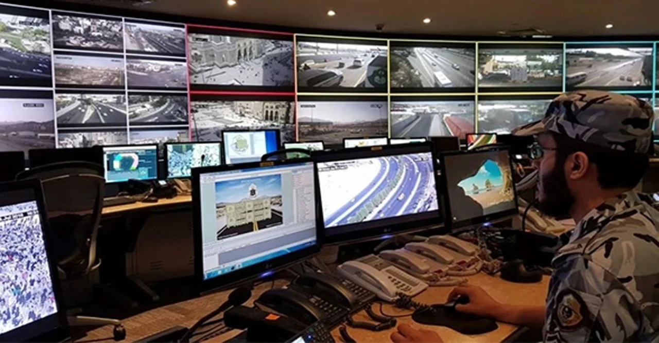 মক্কায় মসজিদুল হারামে স্মার্ট প্রযুক্তি প্রয়োগ, হাজিদের ভিড় নিয়ন্ত্রণে আধুনিক ব্যবস্থা