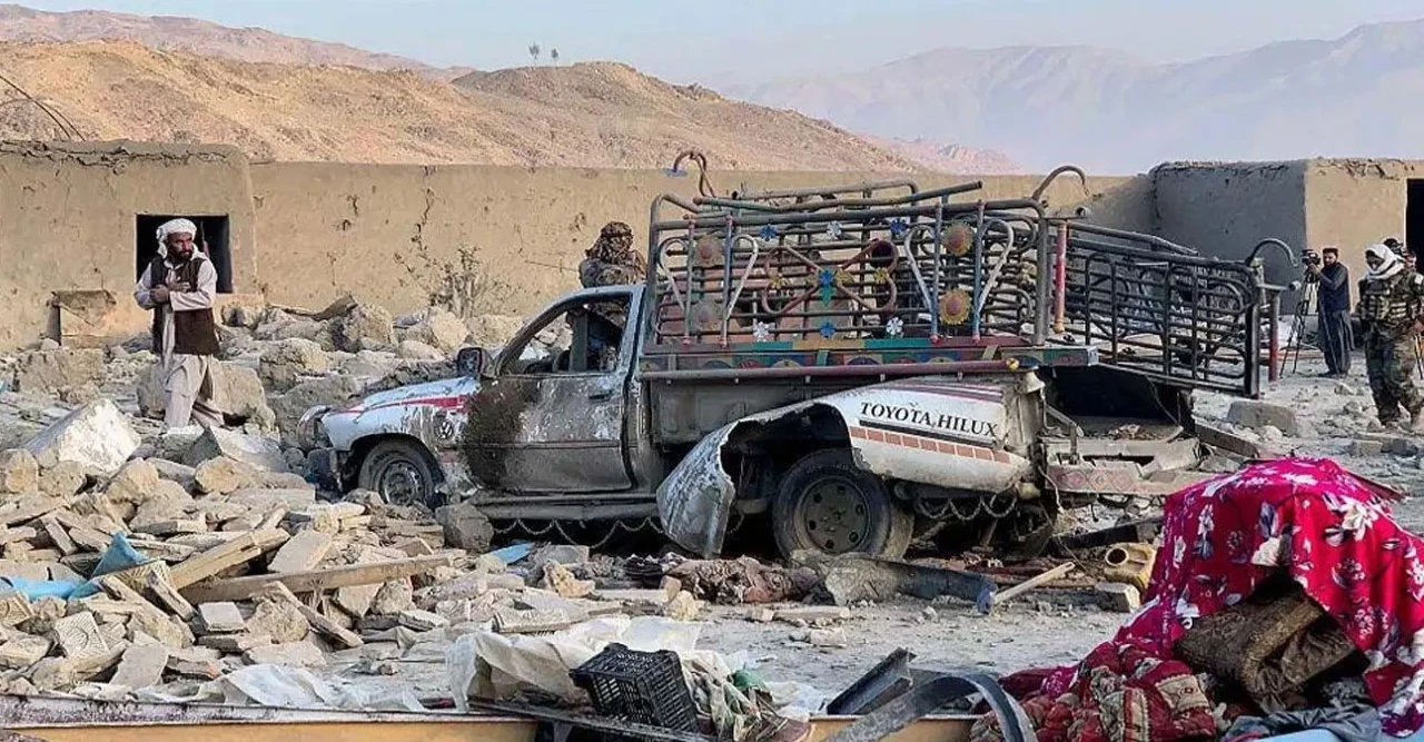 যুদ্ধ ঘোষণা! কাবুলে বোমা বর্ষণ, সীমান্তে 'খোলা যুদ্ধ'-এ পাকিস্তান-আফগানিস্তান, ঝরলো রক্ত