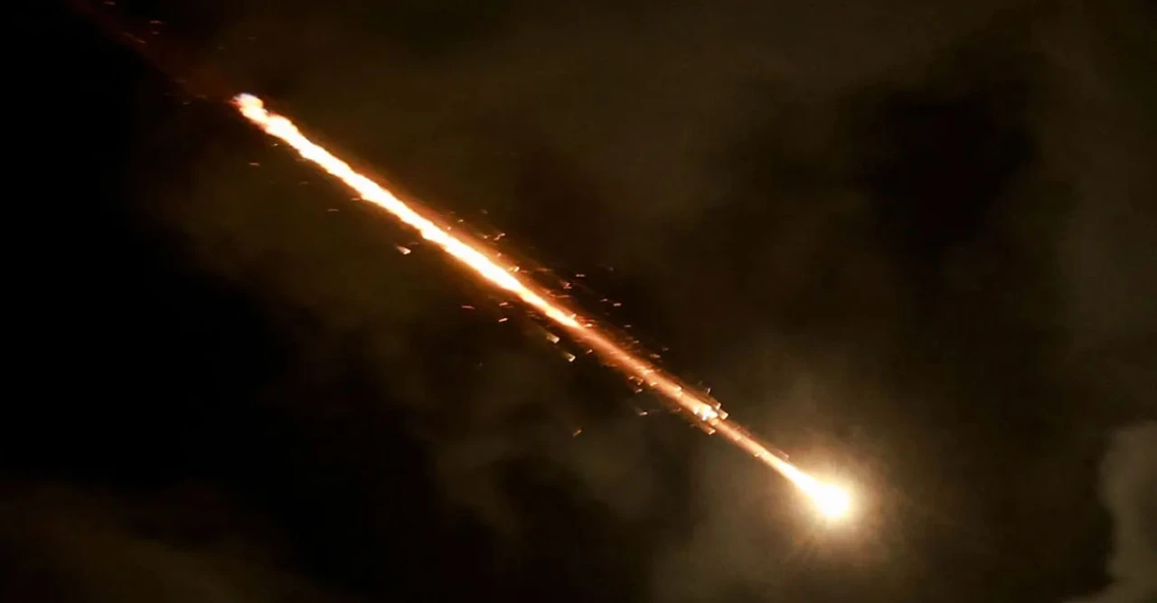 ট্রাম্প বলছেন জয় প্রায় নিশ্চিত, কিন্তু বিশ্লেষকদের দাবি—আরও শক্ত হচ্ছে ইরান!