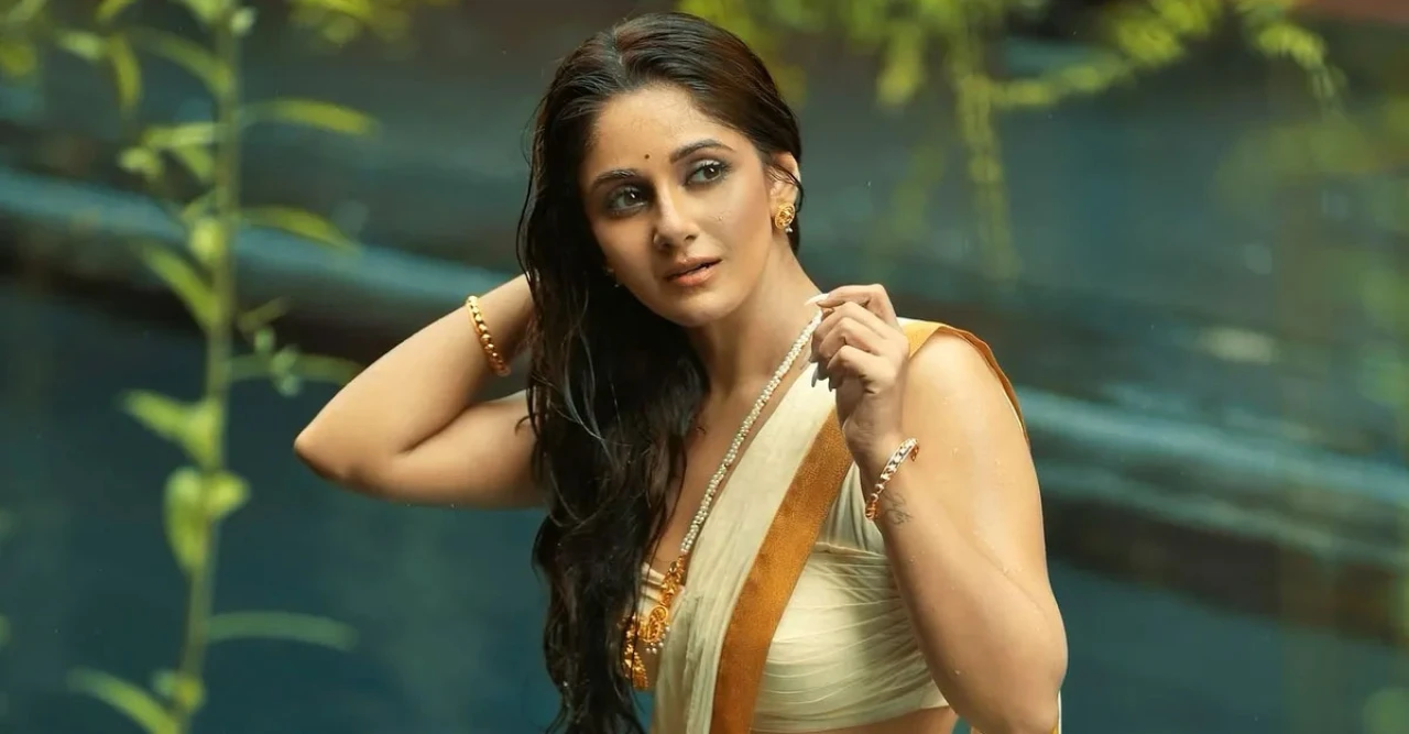 ওপার বাংলার তৃণা সাহা প্রকাশ করলেন, অভিনয় পেশায় বাবা-মার বিরোধ আজও চলছে