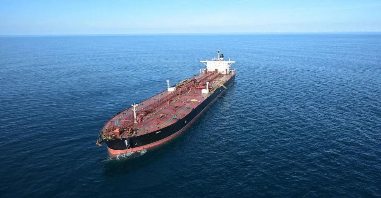 তেলের দাম ১০০ ডলার ছুঁতেই রুশ তেল কেনায় ৩০ দিনের বিশেষ অনুমতি দিল যুক্তরাষ্ট্র