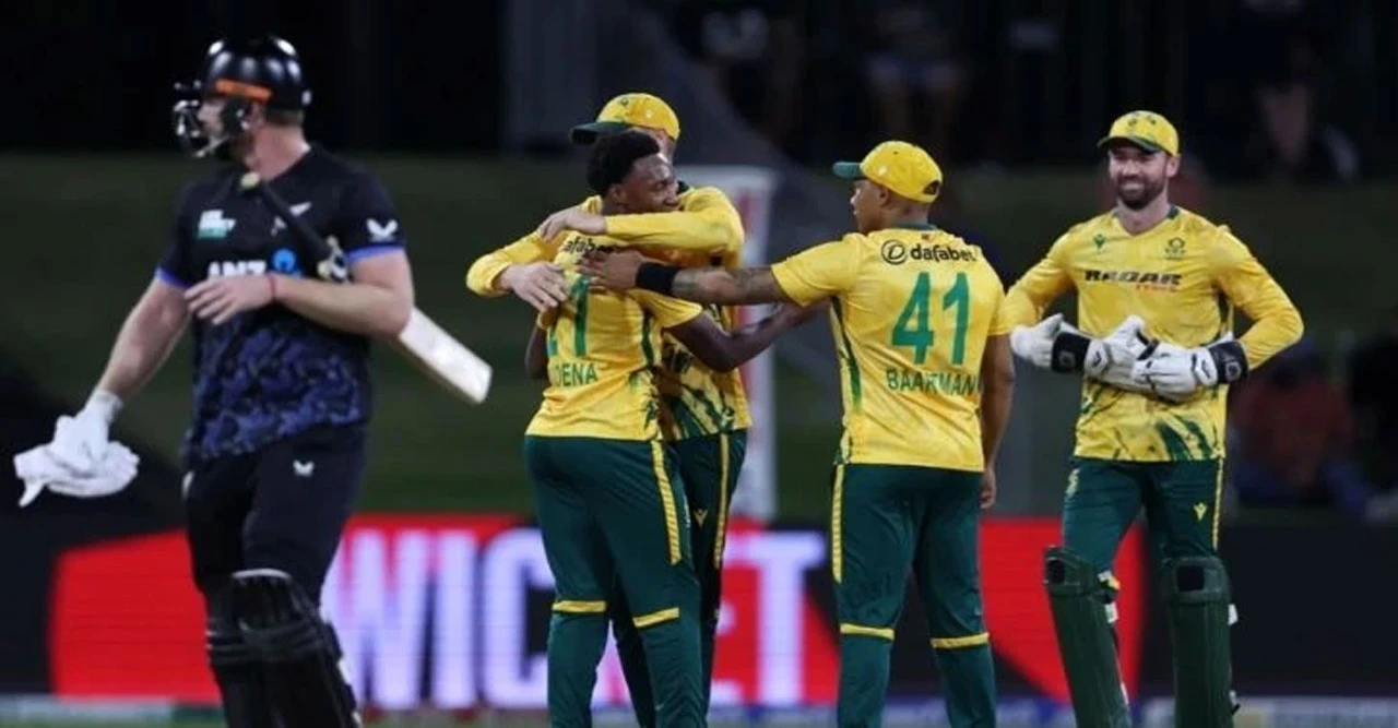 অভিষিক্তদের জোরে নিউজিল্যান্ডকে ৭ উইকেটে হারিয়ে টি-টোয়েন্টি সিরিজে এগিয়ে দক্ষিণ আফ্রিকা