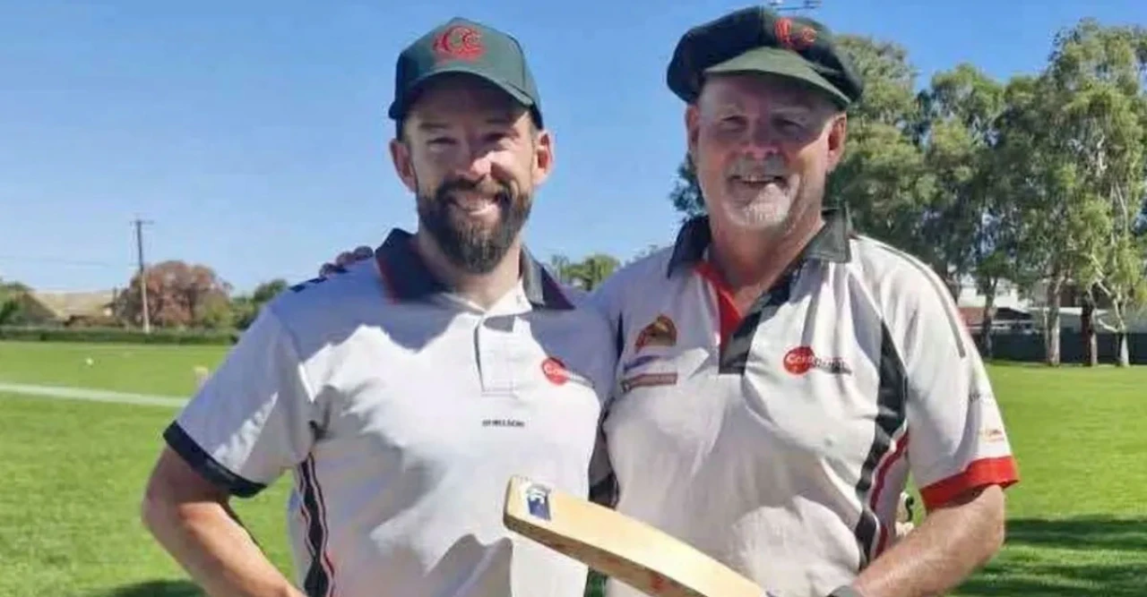 বাবা-ছেলে মিলে ৫৯০ রান! ক্রিকেট ইতিহাসে যা হয়নি, তা করে দেখালেন ড্যারেন-স্যাম