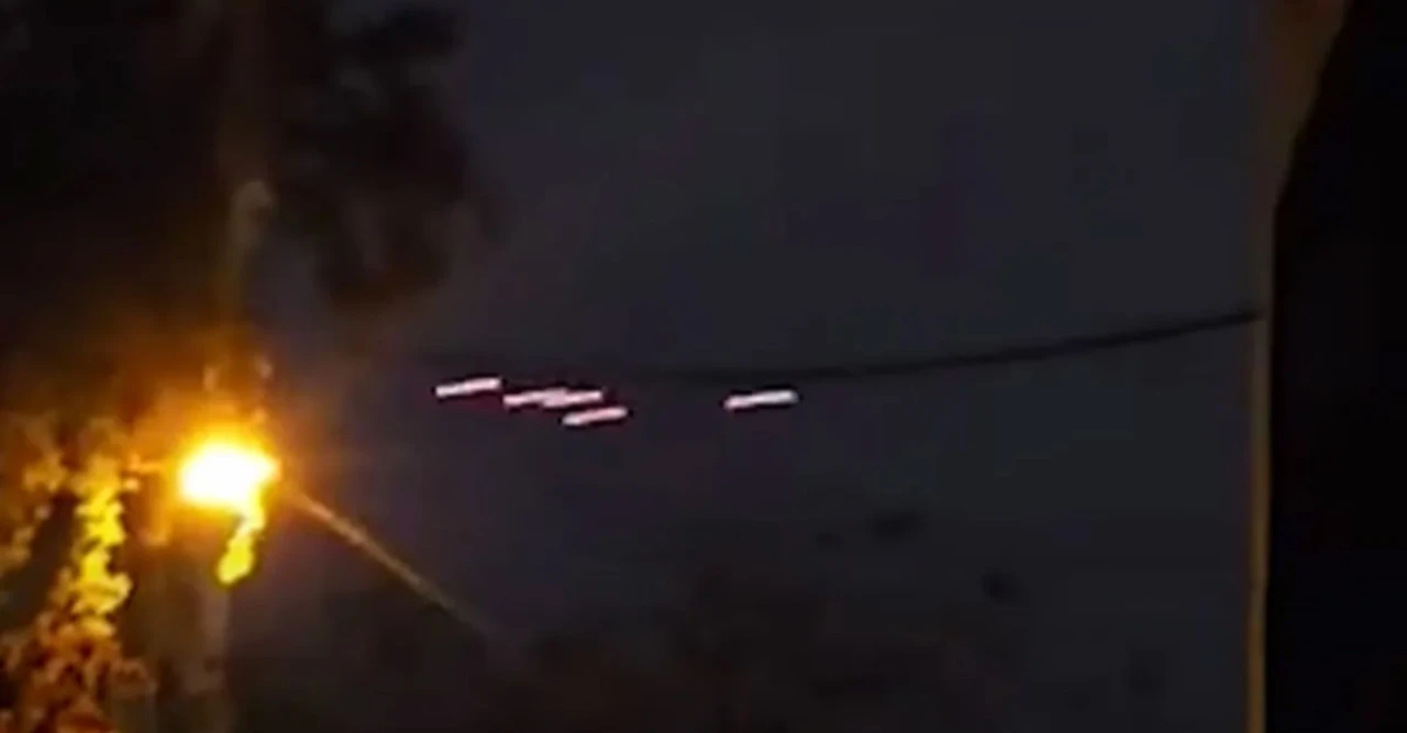 তেহরানের আকাশে রণকৌশল: ইসরায়েলের হামলা ঠেকাতে মরিয়া ইরান