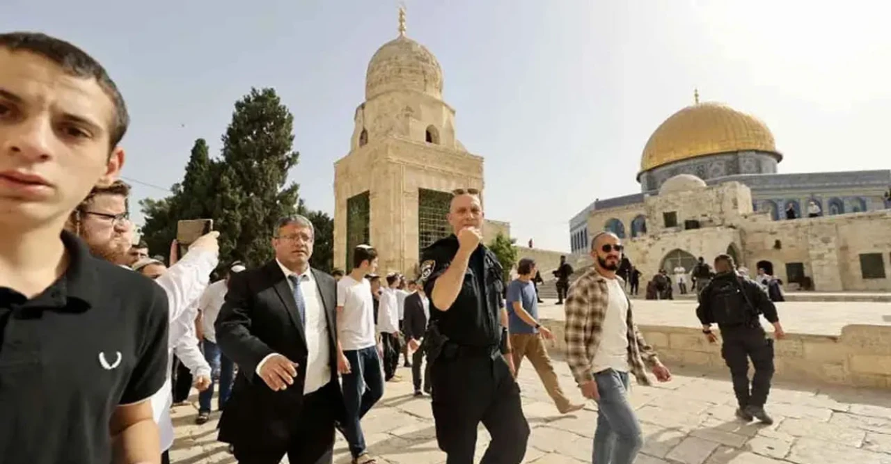 আল-আকসায় বেন গভিরের বিতর্কিত প্রবেশ, পশ্চিম তীরে অভিযান, গ্রেপ্তার ও গুলিতে নতুন উত্তেজনা