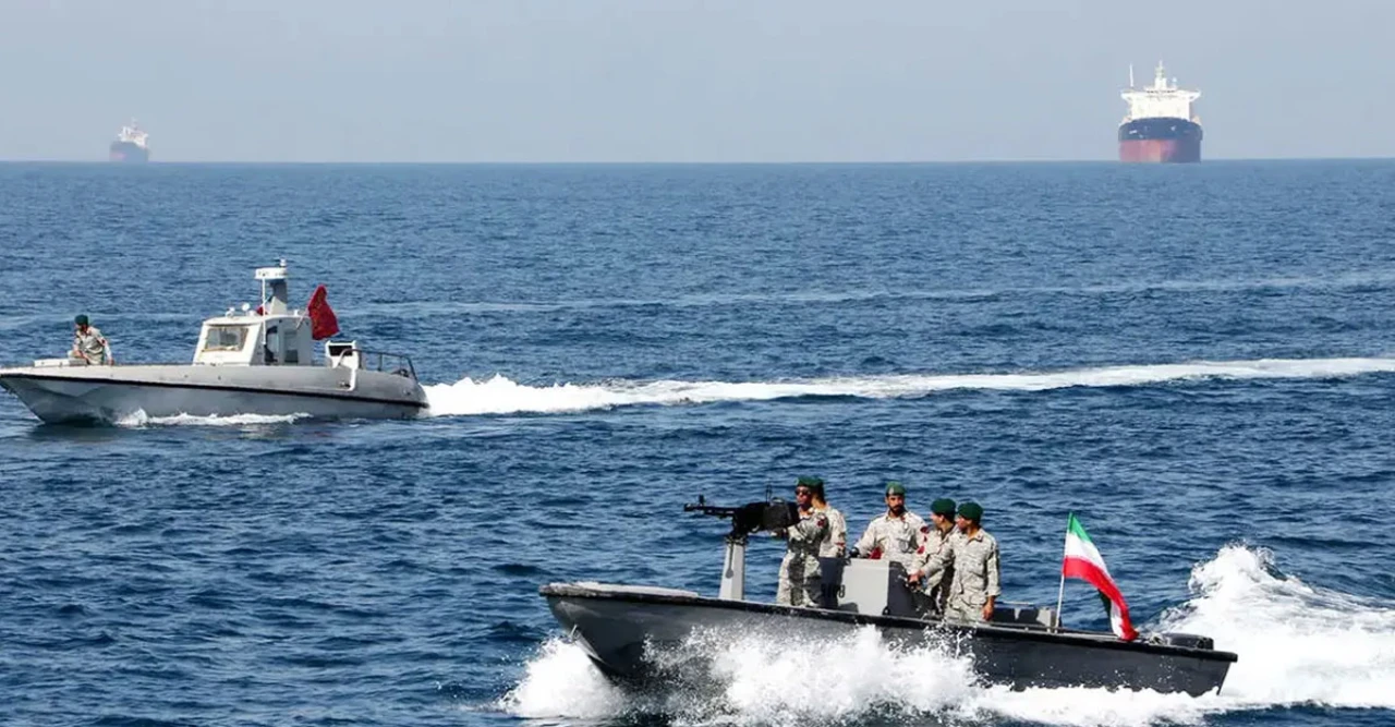 বড় পদক্ষেপ ইরানের! আমেরিকা অবরোধ না তুললে হরমুজ বন্ধ থাকবে