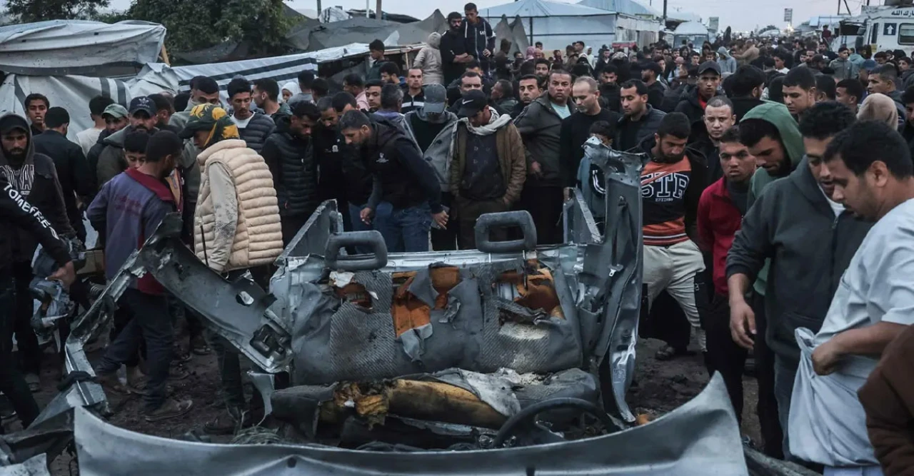 যুদ্ধবিরতি নিয়েও থামছে না হামলা! গাজায় ইসরায়েলি বোমায় একদিনেই নিহত ১২