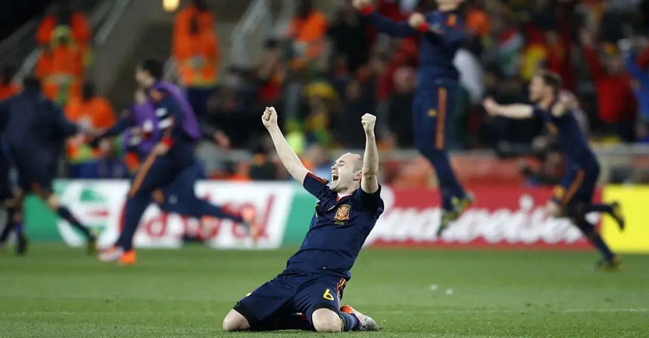 বিশ্বকাপে অবিশ্বাস্য রেকর্ড! অ্যাওয়ে জার্সিতে শিরোপা জয়ের রহস্যে চমক, ভাঙল ৪৪ বছরের গেরো