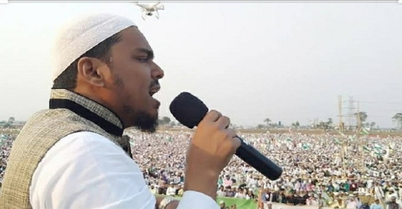 সংখ্যালঘু মুসলিম ভোট নিয়ে তৃণমূলে উদ্বেগ, ক্ষুব্ধ পীরজাদারা: সরানো হল ফিরহাদকে