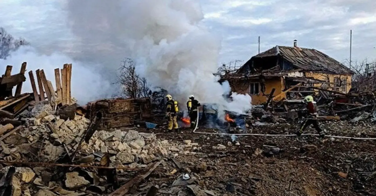 যুদ্ধ শুরুর পরে সবচেয়ে বড় আঘাত, মাঝরাতে ইউক্রেনের আকাশে বিপুল সংখ্যক রুশ ড্রোন