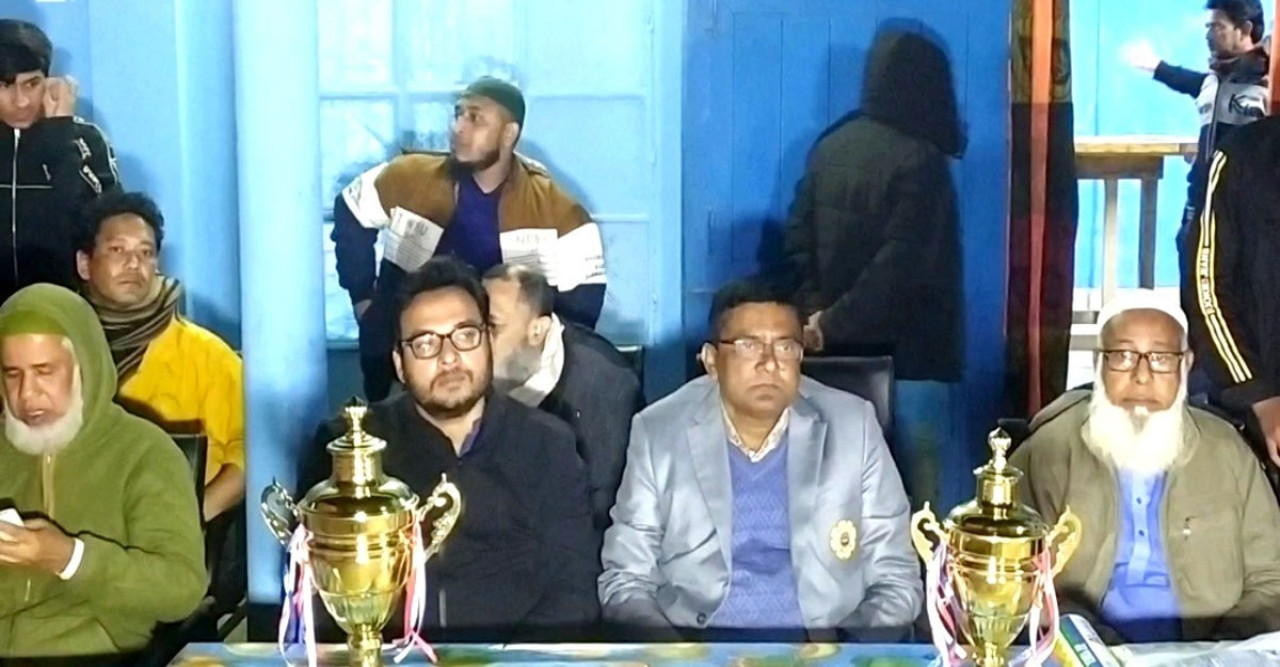 হাকিমপুরে ব্যাডমিন্টন টুর্নামেন্টের ফাইনাল সম্পন্ন: ৪ নং ওয়ার্ডের হাসিব ও ছিদ্দান চ্যাম্পিয়ন