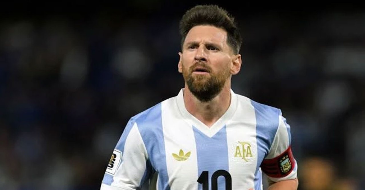 মেসির ভারত সফর: ক্রিকেট মাঠে নামবেন কোহলি-ধোনির সাথে