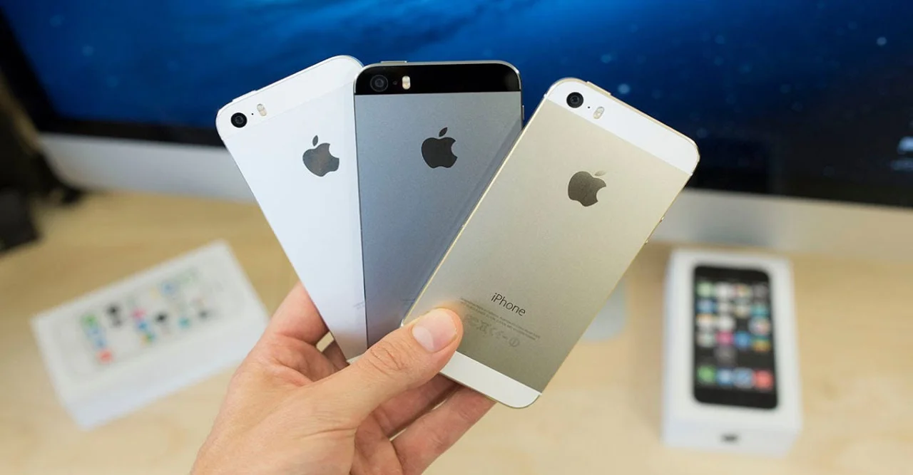 iPhone 5S – Fast Performance, Premium Design, Touch ID, and Stunning Retina Display