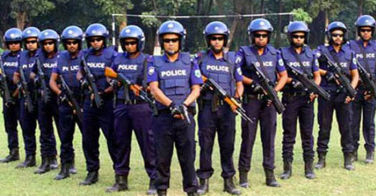 ছাত্রদের সঙ্গে অন্যায়ের জন্য ক্ষমা চেয়েছে পুলিশ, বাহিনীতে সংস্কার দাবি