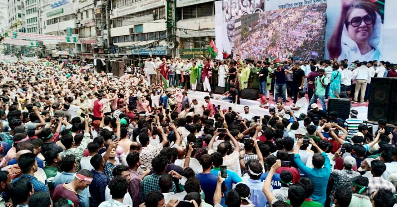 নয়াপল্টনে বিএনপি নেতাকর্মীদের ঢল, বক্তব্য দেবেন তারেক রহমান