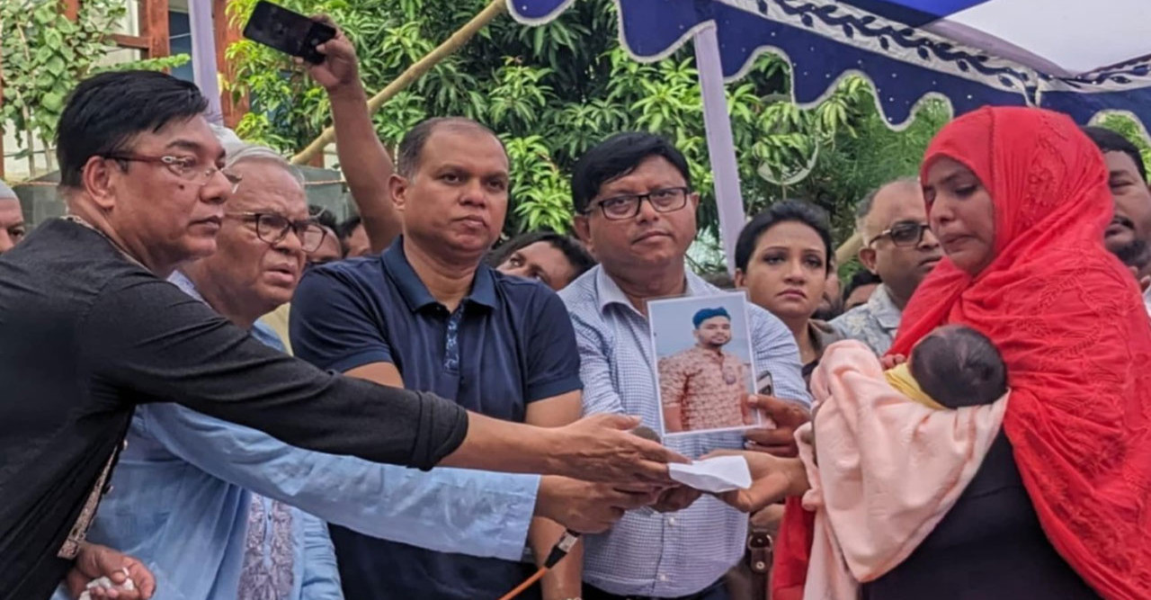 রাজশাহীতে শহীদ পরিবারের পাশে তারেক রহমান