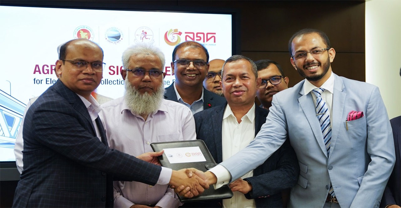 নগদের ছোঁয়ায় পদ্মা সেতুর টোল আদায়েও আসছে স্মার্ট প্রযুক্তির বিপ্লব
