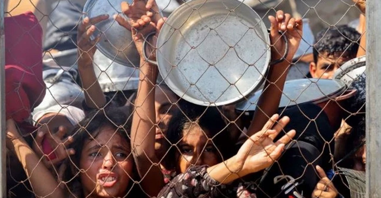 গাজায় ইসরায়েলি হামলায় মৃতের সংখ্যা ৬০ হাজার ছাড়াল, দুর্ভিক্ষে মরছে শিশুরা