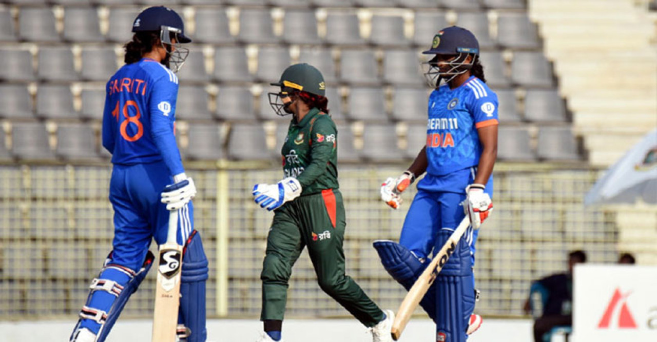 বাংলাদেশের সামনে কঠিন লক্ষ্য, উঁকি দিচ্ছে হোয়াইটওয়াশ বাংলাদেশের সামনে কঠিন লক্ষ্য, উঁকি দিচ্ছে হোয়াইটওয়াশ